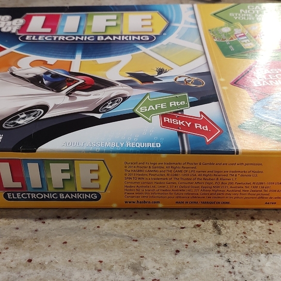 The Game of Life Electronic Banking Board Game Circa 2013 - Picture 3 of 5